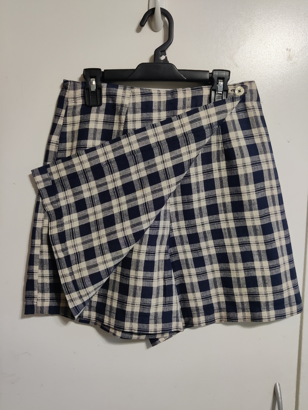 Old Navy Blue And Cream Plaid Wrap Skort